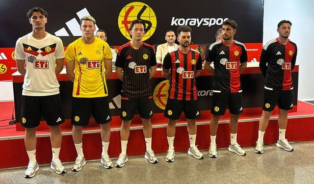Eskişehirspor'da 2026-2027 sezonunda giyilecek formalar tanıtıldı