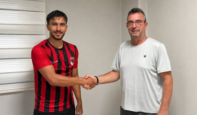 Eskişehirspor'dan ayrılan 20 yaşındaki genç futbolcu Denizli takımına transfer oldu
