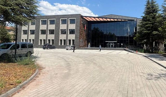 ETİ ve Kanatlı ailesi Eskişehir'e bir okul binası daha kazandırdı