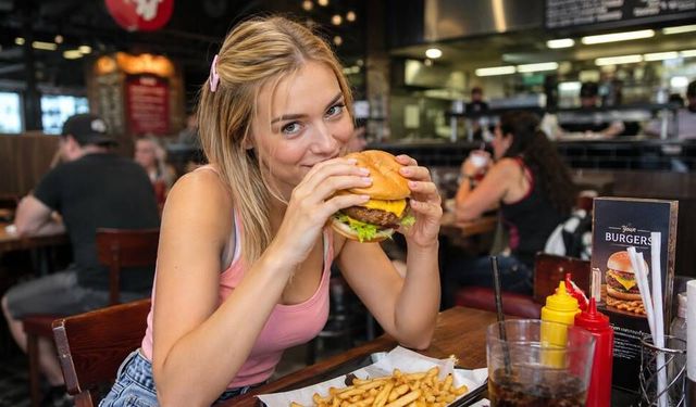 Hamburger fiyatları cep yakıyor; Sevilen lezzete hasret kaldık