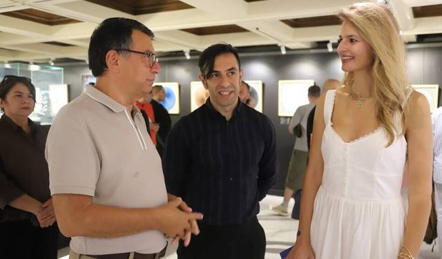 Origami sanatçısı Gökçen Atamgüç'ün sergisine Eskişehir halkından yoğun ilgi