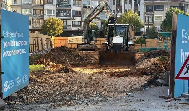 Eskişehir'in merkezindeki meydan yenileniyor: İşte çalışmalarda son durum