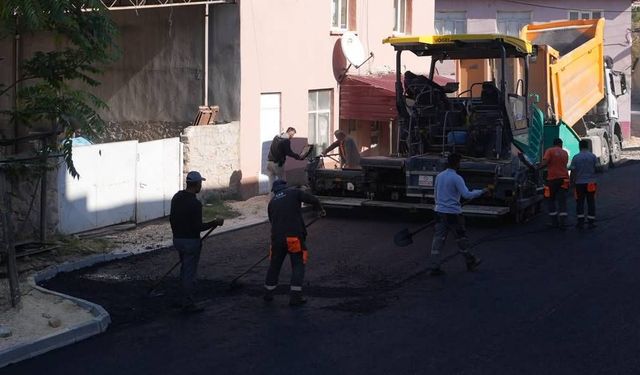 Seyitgazi’de o cadde yenilendi: Uğur Tepe yeni yol çalışmalarını açıkladı