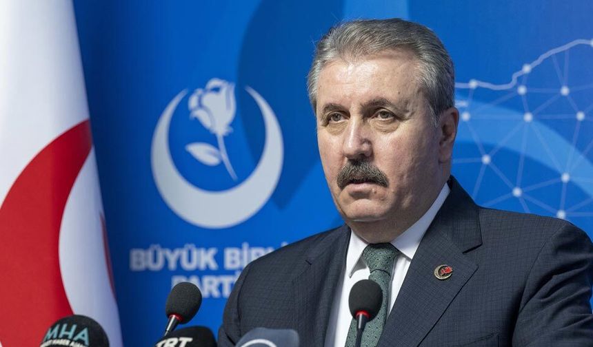 Mustafa Destici: "Bu programları gördükten sonra pişman mıdırlar yoksa memnun mudurlar?"