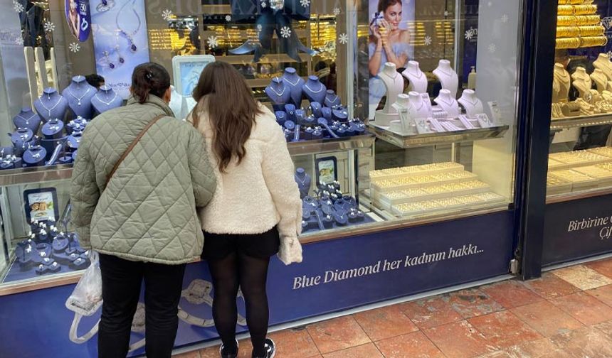 Son 1 yılda altın ne kadar kazandırdı; Kuyumcularda hareketlilik var