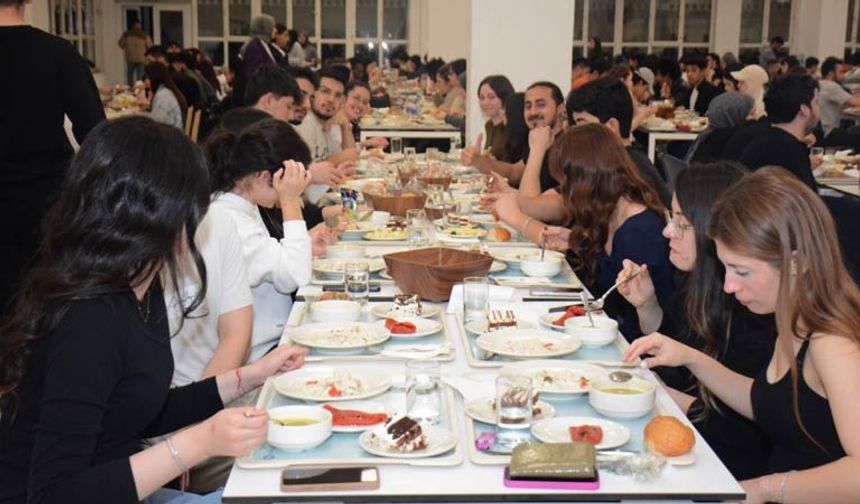 Eskişehir’de Anadolu Üniversitesi’nden öğrencileri mutlu eden organizasyon