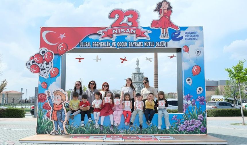 Eskişehir'de kurulan bu maket çocukların ve ailelerin ilgi odağı oldu