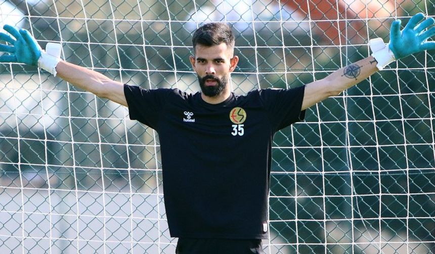 Eskişehirspor'un başarılı kalecisi Berkay Güzel maça damgasını vurdu