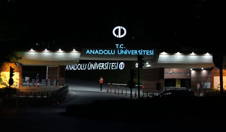 Eskişehir Anadolu Üniversitesi duyurdu; Kardeşleriyle birlikte hayatını kaybetti