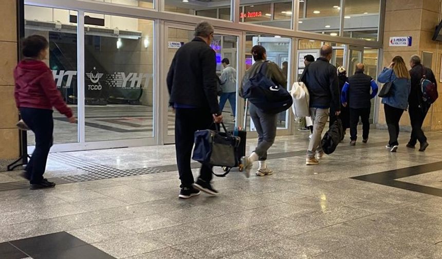 Eskişehir’de yaşayan vatandaşlar hızlı tren bilet fiyatlarından şikayetçi