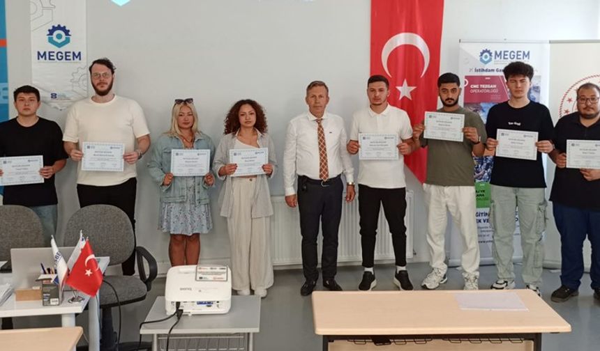 Eskişehir'de 44 kişi daha iş hayatına adım attı; İstihdam garantisiyle mezun oldular