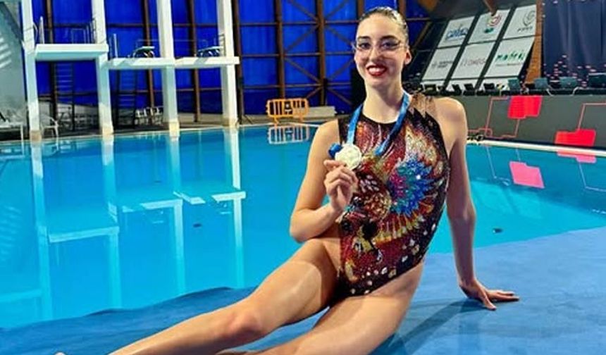 Milli yüzücü Selin Hürmeriç büyük gurur yaşattı; Altın madalya kazandı