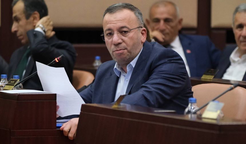 Ahmet Sivri'den Ayşe Ünlüce'ye eleştiri; "Maalesef bu konuda sınıfta kaldınız"