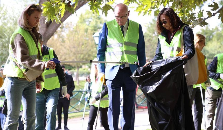 Kanlıkavak Parkı’nda çöp topladılar; Bu etkinlik alkış topladı