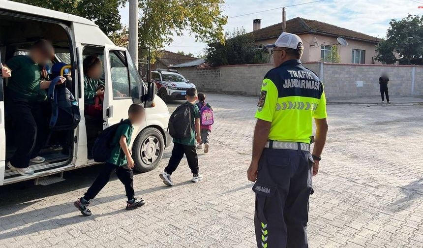 Eskişehir'de okul servisleri ve okul çevreleri tek tek denetlendi