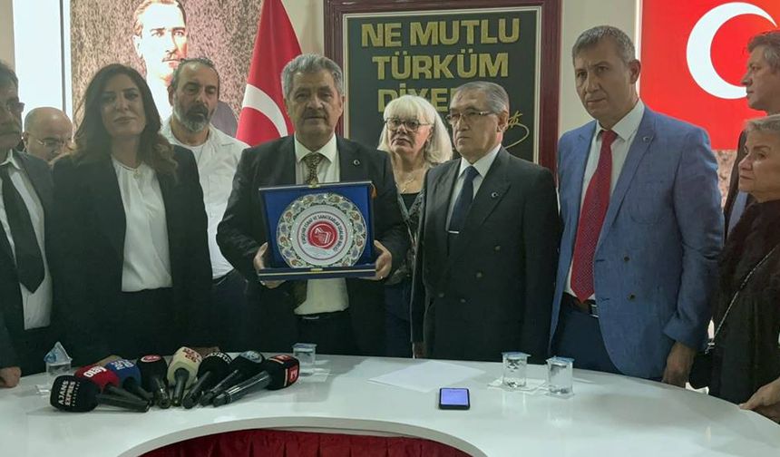 Ekrem Birsen'den Süleyman Döner'e anlamlı jest