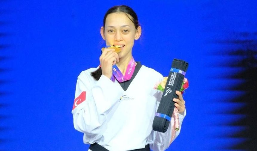 Milli tekvandocu Emine Göğebakan Dünya şampiyonu oldu