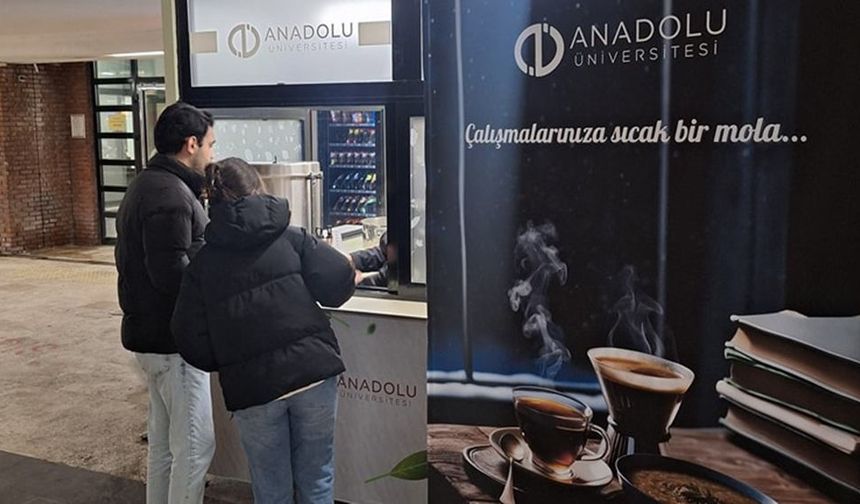 Eskişehir'de kütüphanede çalışan öğrencilere önemli bir jest yapılıyor