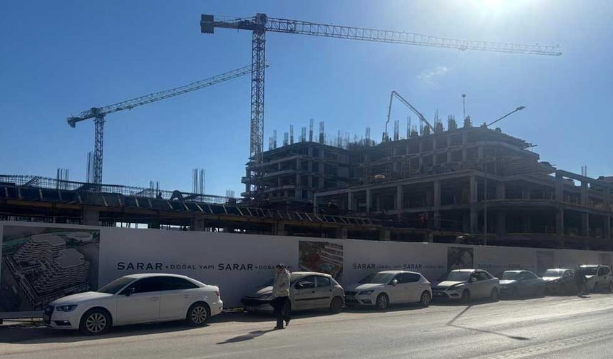 Eskişehir'de merakla beklenen AVM inşaatı tam gaz devam ediyor