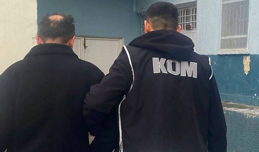 Eskişehir’de bir iş yerinde milyonlarca liralık kaçak gıda takviyesi ve ilaç ele geçirildi