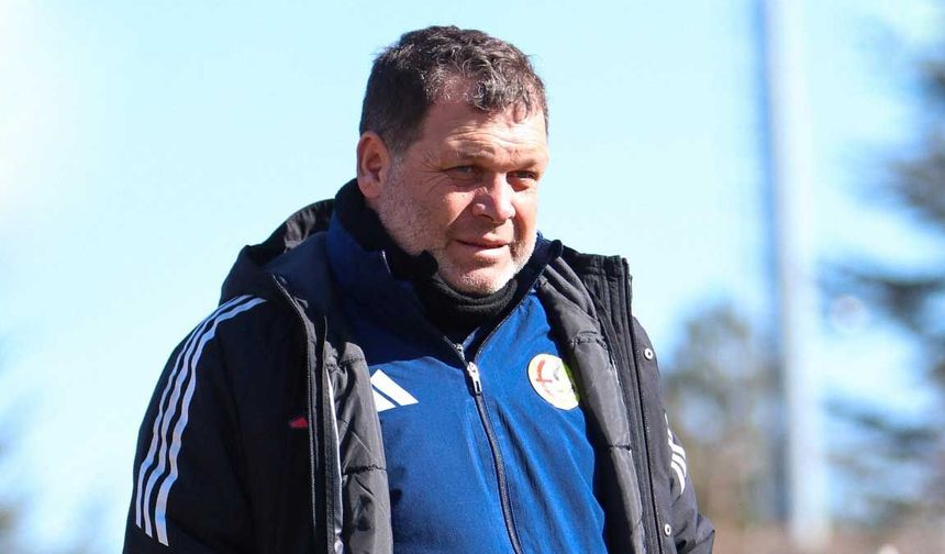 Eskişehirspor Teknik Direktörü Hakan Şapçı 4-0'lık Kütahyaspor galibiyetini değerlendirdi