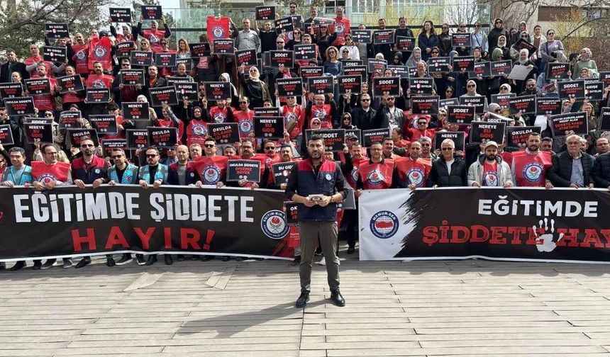 Eskişehir'de öğretmenler iş bıraktı; Eğitim-Bir-Sen’den eğitimde artan şiddet olaylarına tepki