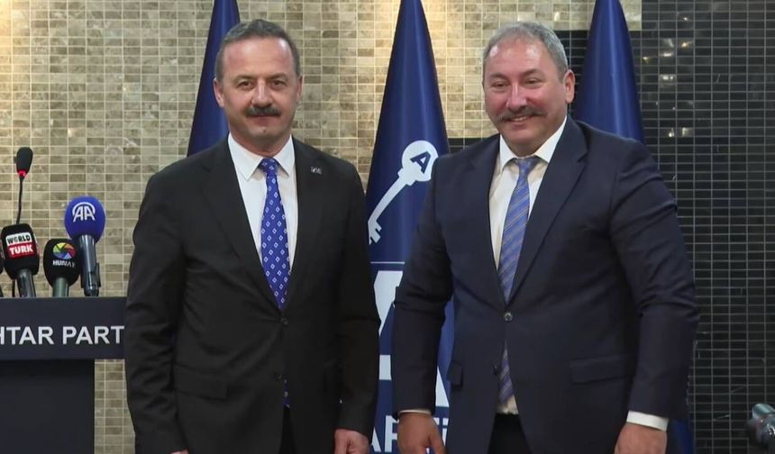 Mehmet Tolga Akalın Anahtar Parti’ye geçti, yeni siyasi hattın çerçevesini açıkladı