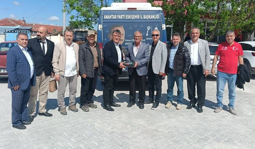 Anahtar Parti Eskişehir teşkilatı kurban bayramında da mahalle ziyaretlerine devam ediyor