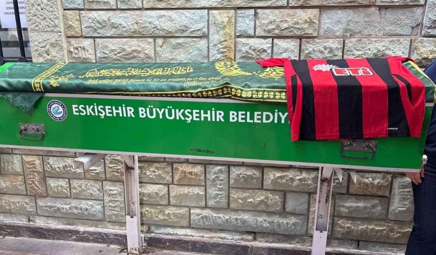 Eskişehirspor'un efsane ismi Nihat Atacan son yolcuğuna uğurlandı