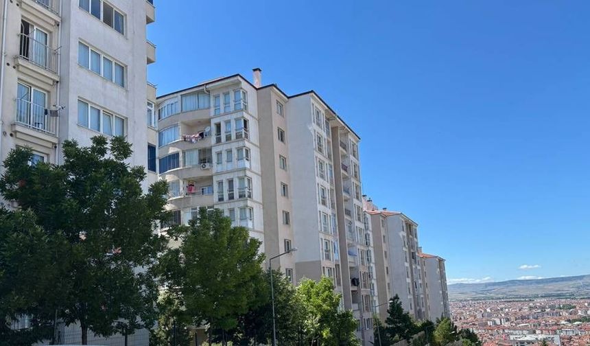 Bayram Şenkal: "Karapınar TOKİ’de vatandaş mağdur durumda"