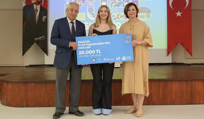 Eskişehir’in geleceğine yönelik fikirler geliştiren gençlere ödül verildi