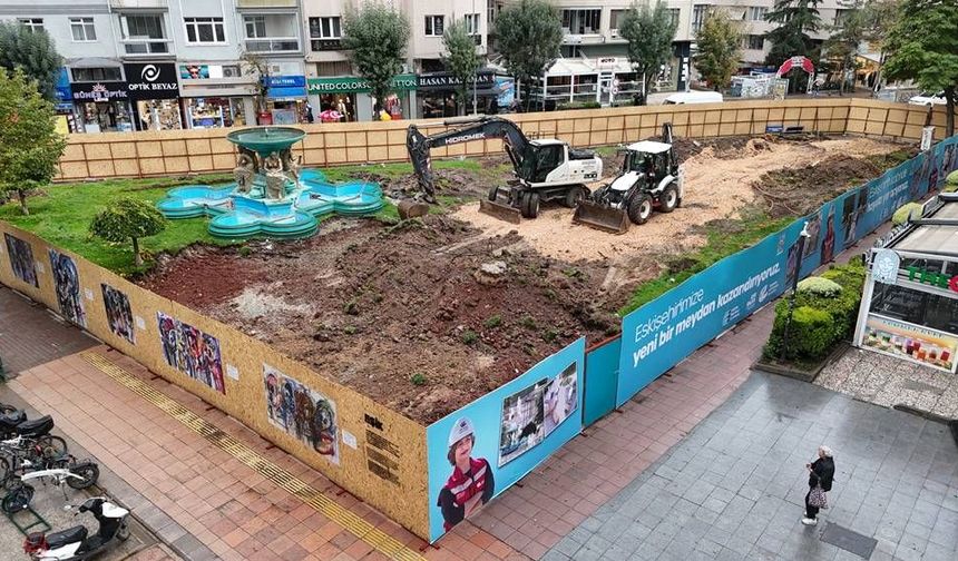 Eskişehir'de İsmet İnönü Caddesi'ndeki meydan projesine yönelik eleştirilere yanıt