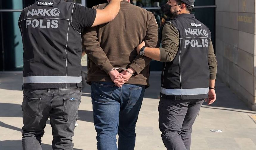 Eskişehir'de polis ekiplerinden yasaklı madde operasyonu
