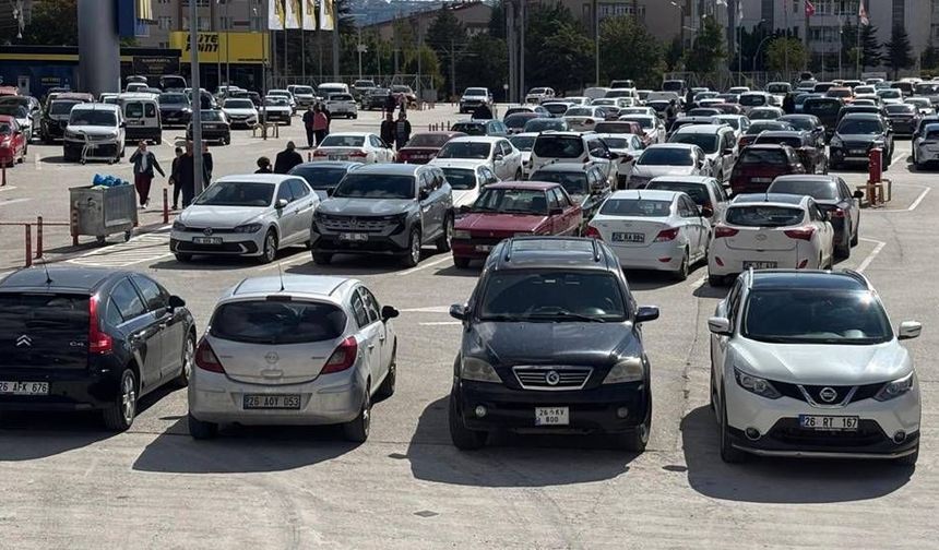 Eskişehir'de trafiğe kayıtlı araç sayısı açıklandı; Sayı artmaya devam ediyor