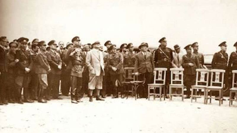 Mustafa Kemal Atatürk'ün 89 Yıl Önce Eskişehir'de Çekilmiş Fotoğrafı Sosyal Medyanın Gündeminde (1)