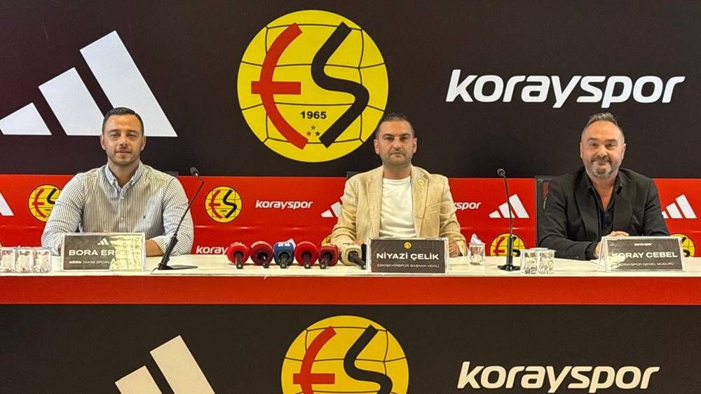Eskişehirspor'da 2026 2027 Sezonunda Giyilecek Formalar Tanıtıldı