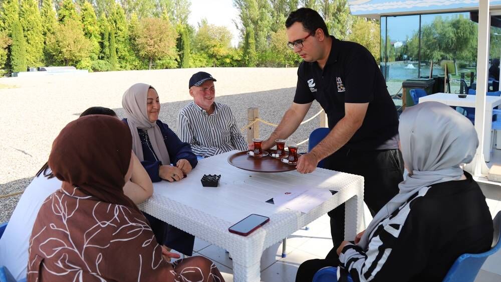 Eskişehir Büyükşehir Belediyesi özel gereksinimli gençlerin hayatına dokunuyor