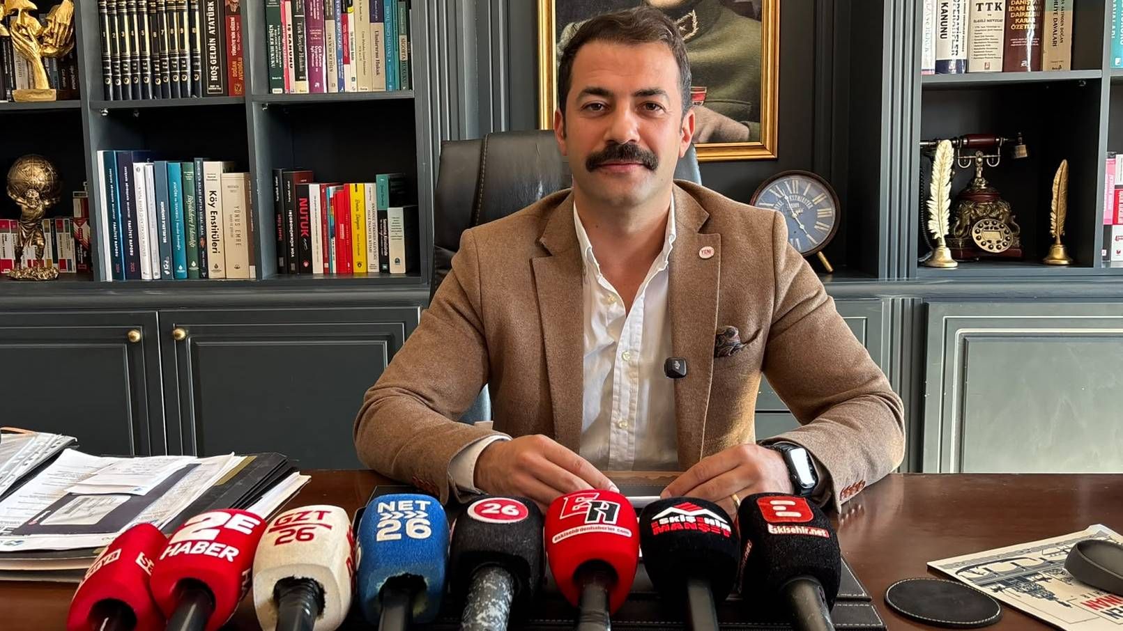 Talat Yalaz'dan Volkan Enver Kılıç'a gönderme; "En az 10 otobüsle gideriz"